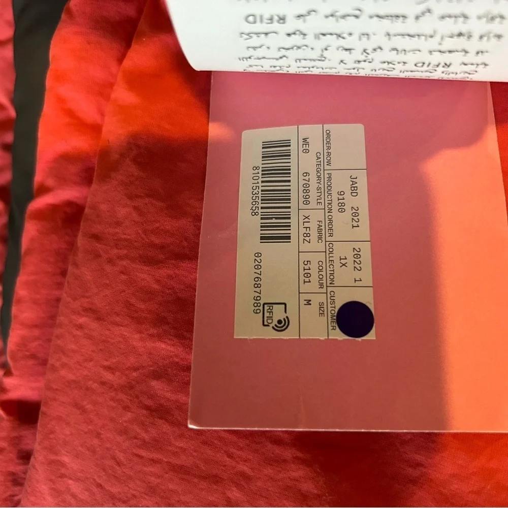 Women's Gucci X Northface, collaboration, puffer jacket size medium NWT - Picture 10 of 13